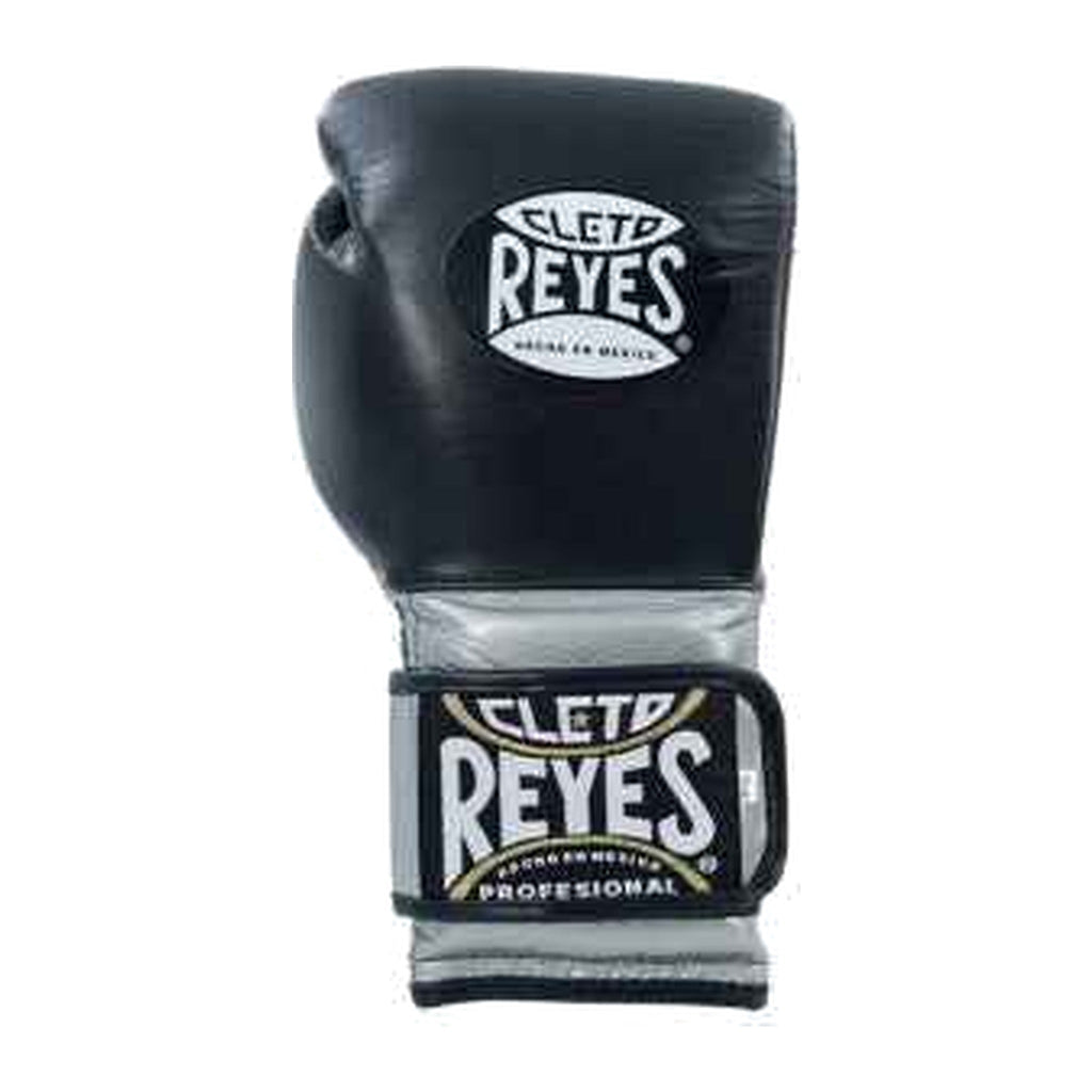Cleto Reyes black and silver gloves knuckle view