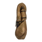 Cleto Reyes gold velcro gloves closure and cuff detail