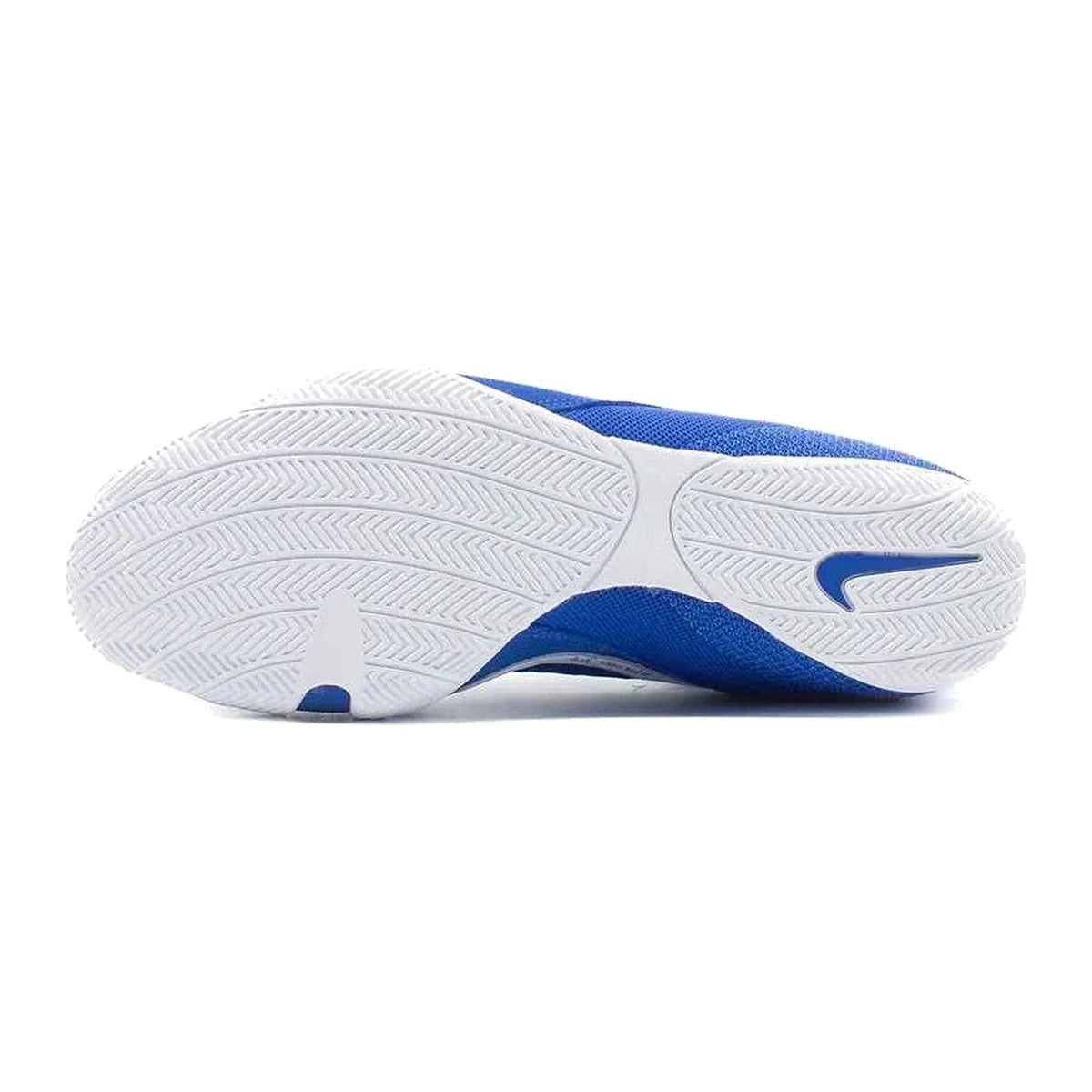 Nike Machomai 2 boxing shoes in royal blue and white, rear view with ankle support